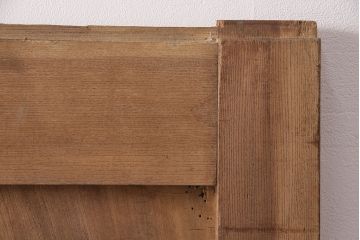 アンティーク建具　新潟産　ケヤキ材一枚板　赤みを帯びた木肌が魅力の蔵戸(引き戸、玄関戸、建具)(R-049394)