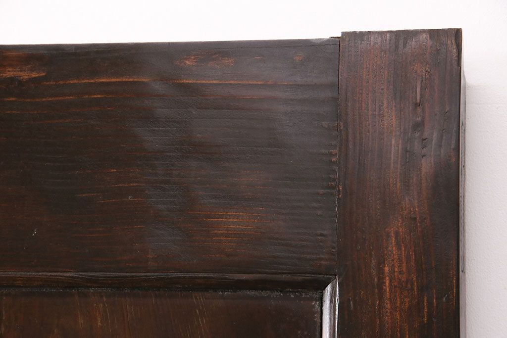 アンティーク建具　総松材　燻されたような渋い風合いが魅力の蔵戸(引き戸、玄関戸、建具)(R-049395)