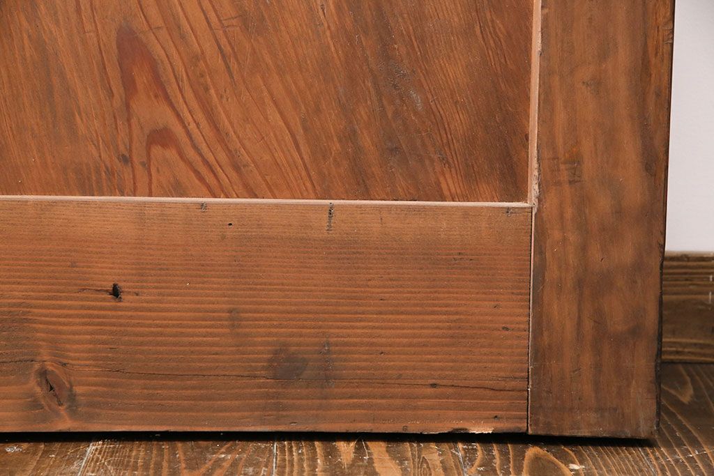 アンティーク建具　総松材　燻されたような渋い風合いが魅力の蔵戸(引き戸、玄関戸、建具)(R-049395)