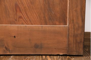 アンティーク建具　総松材　燻されたような渋い風合いが魅力の蔵戸(引き戸、玄関戸、建具)(R-049395)