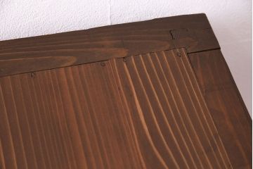 和製アンティーク　当店リメイク　前面ヒノキ材　シンプルで取り入れやすい!赤みがかった木肌が美しいガラス戸棚(サイドボード、収納棚、キャビネット)(R-049406)