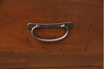 和製アンティーク　当店リメイク　前面ヒノキ材　シンプルで取り入れやすい!赤みがかった木肌が美しいガラス戸棚(サイドボード、収納棚、キャビネット)(R-049406)