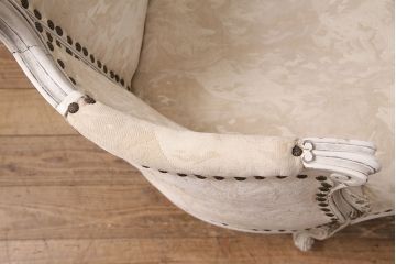 ヴィンテージ家具　海外輸入家具　西洋アンティークスタイルやガーリーな空間づくりにおすすめのシェーズロング(カウチソファ、長椅子、ビンテージ)(R-049409)