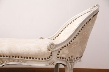 ヴィンテージ家具　海外輸入家具　西洋アンティークスタイルやガーリーな空間づくりにおすすめのシェーズロング(カウチソファ、長椅子、ビンテージ)(R-049409)