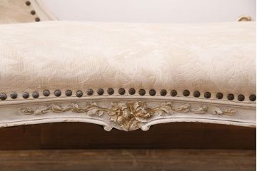 ヴィンテージ家具　海外輸入家具　西洋アンティークスタイルやガーリーな空間づくりにおすすめのシェーズロング(カウチソファ、長椅子、ビンテージ)(R-049409)