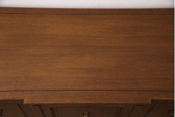 中古　DREXEL HERITAGE(ドレクセルヘリテイジ)　Triune(トライユン)　クラシカルな佇まいのキャビネット(サイドボード、リビングボード)(定価約54万円)(R-049410)