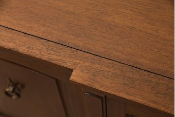 中古　DREXEL HERITAGE(ドレクセルヘリテイジ)　Triune(トライユン)　クラシカルな佇まいのキャビネット(サイドボード、リビングボード)(定価約54万円)(R-049410)