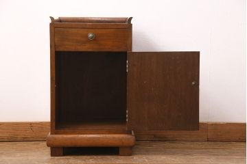 和製アンティーク　楠木　レトロで可愛らしい!小振りなサイズのサイドキャビネット(電話台、収納棚)(R-049414)