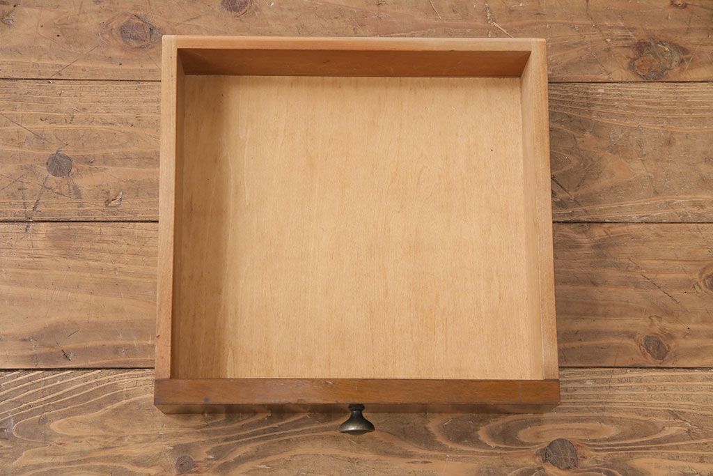 和製アンティーク　楠木　レトロで可愛らしい!小振りなサイズのサイドキャビネット(電話台、収納棚)(R-049414)