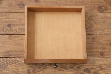 和製アンティーク　楠木　レトロで可愛らしい!小振りなサイズのサイドキャビネット(電話台、収納棚)(R-049414)