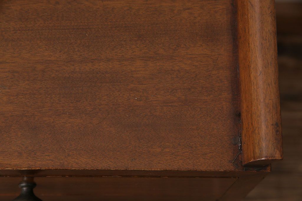 和製アンティーク　楠木　レトロで可愛らしい!小振りなサイズのサイドキャビネット(電話台、収納棚)(R-049414)