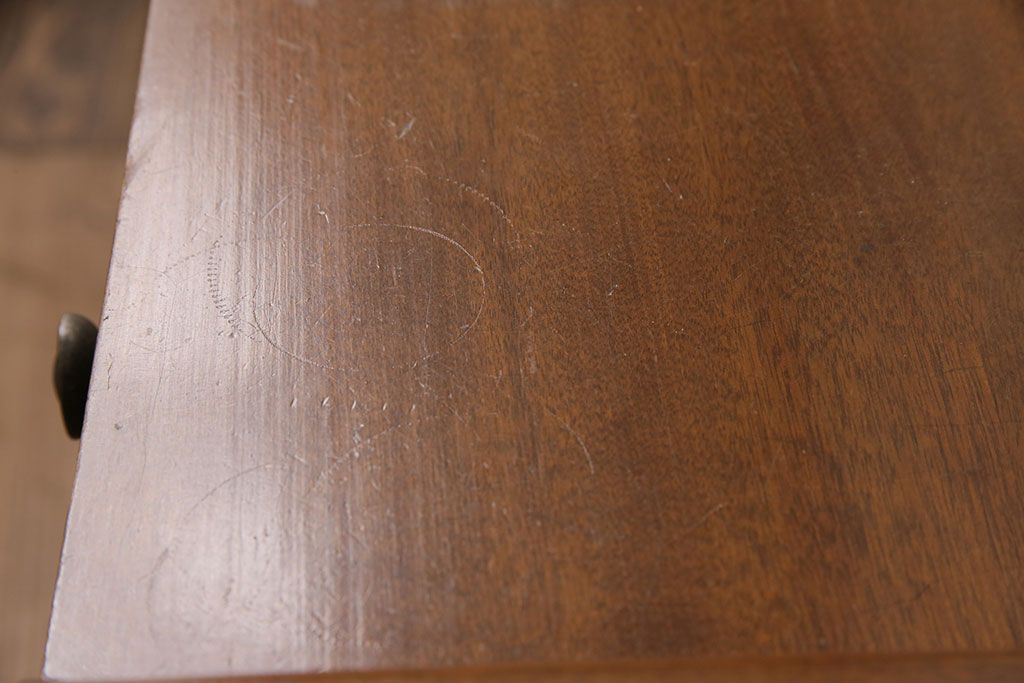 和製アンティーク　楠木　レトロで可愛らしい!小振りなサイズのサイドキャビネット(電話台、収納棚)(R-049414)