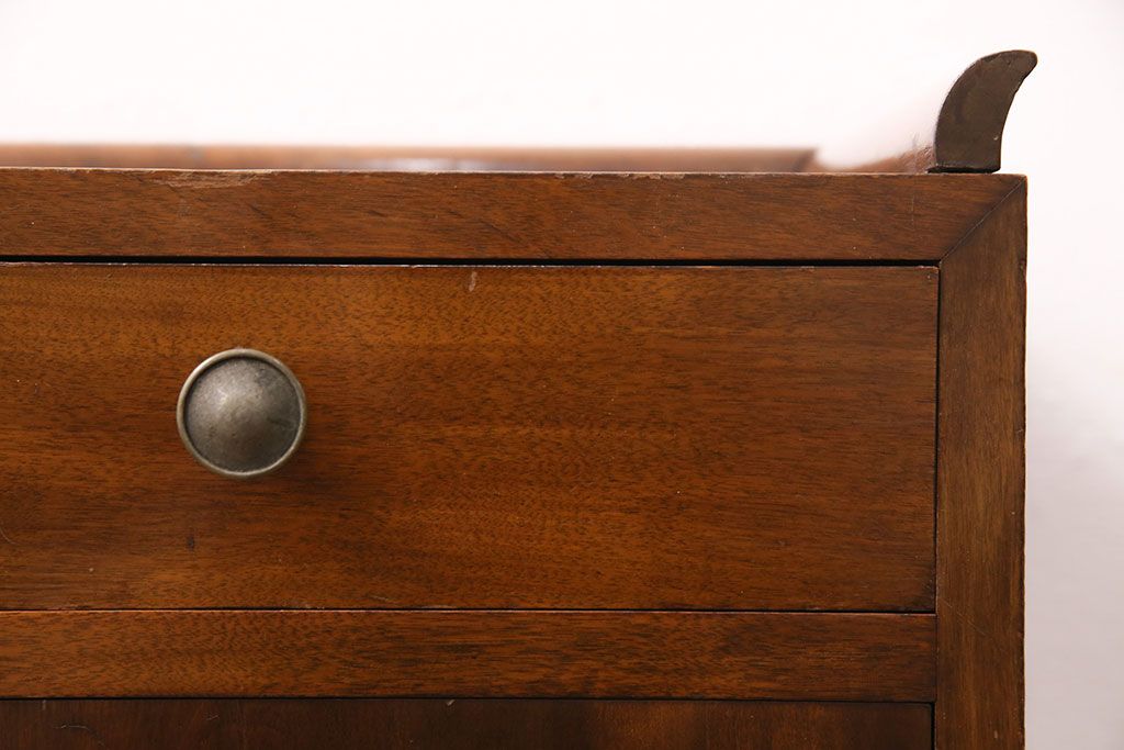 和製アンティーク　楠木　レトロで可愛らしい!小振りなサイズのサイドキャビネット(電話台、収納棚)(R-049414)