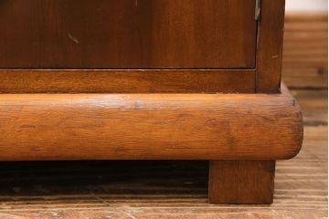 和製アンティーク　楠木　レトロで可愛らしい!小振りなサイズのサイドキャビネット(電話台、収納棚)(R-049414)