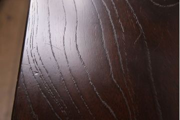 中古　民芸家具　青木産業　丁寧に作りこまれた金具が高級感漂うケヤキ材製横長チェスト(民芸箪笥サイドボード、整理タンス、衣装箪笥、和タンス、引き出し)(R-049417)