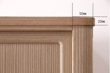 中古　国産　衣装盆付き　上品なデザインの引手金具が魅力的な総桐箪笥(胴丸、衣装箪笥、着物箪笥、和タンス、桐たんす)(定価140万円)(R-049419)