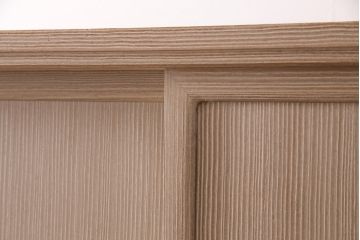 中古　国産　衣装盆付き　上品なデザインの引手金具が魅力的な総桐箪笥(胴丸、衣装箪笥、着物箪笥、和タンス、桐たんす)(定価140万円)(R-049419)