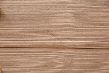 中古　国産　衣装盆付き　上品なデザインの引手金具が魅力的な総桐箪笥(胴丸、衣装箪笥、着物箪笥、和タンス、桐たんす)(定価140万円)(R-049419)