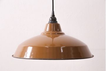 中古　レトロ照明　昭和レトロな佇まいが魅力的なホーロー製天井照明(吊り下げ照明、ペンダントライト、琺瑯)(R-049422)