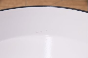 中古　レトロ照明　昭和レトロ　ほっこりとした温かみのある空間におすすめなホーロー製天井照明(吊り下げ照明、ペンダントライト、琺瑯)(R-049423)