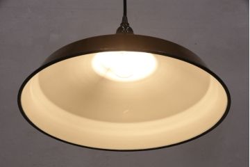 中古　レトロ照明　昭和レトロ　カフェ風インテリアに欠かせないホーロー製天井照明(吊り下げ照明、ペンダントライト、琺瑯)(R-049424)
