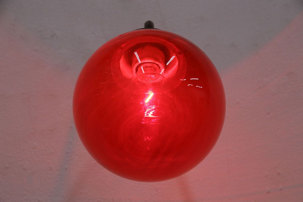 アンティーク照明　インパクトのあるインテリアに!真っ赤なガラスが印象的なウォールランプ(壁掛け照明)(R-049428)