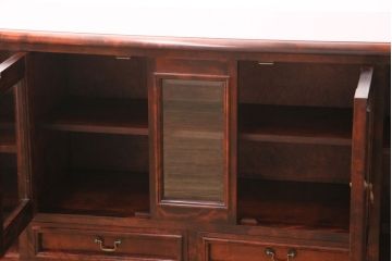 中古　九州民芸家具　美品!クラシカルな佇まいで上品な空間を演出するサイドボード(リビングボード、ローボード)(定価約70万円)(R-049432)