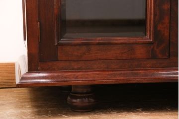 中古　九州民芸家具　美品!クラシカルな佇まいで上品な空間を演出するサイドボード(リビングボード、ローボード)(定価約70万円)(R-049432)