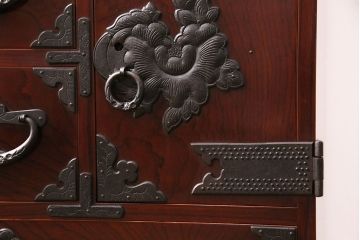 中古　美品　岩谷堂箪笥　木地呂塗り　上品な雰囲気が魅力的な上手物の整理箪笥(引き出し、チェスト、小箪笥、衣装タンス)(R-049434)