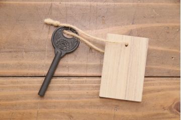 中古　美品　岩谷堂箪笥　木地呂塗り　上品な雰囲気が魅力的な上手物の整理箪笥(引き出し、チェスト、小箪笥、衣装タンス)(R-049434)