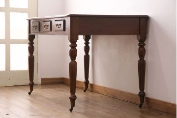 中古　ベルギー輸入家具　マホガニー無垢材　美しい木肌とクラシカルな佇まいが魅力のデスク(机、在宅ワーク、在宅用ワークデスク)(R-049435)