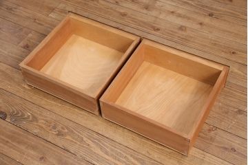 希少　松本民芸家具　絶版モデル　洗練されたモダンな空間を演出するビンテージのE型食器棚(カップボード、キャビネット、戸棚、飾り棚、ヴィンテージ)(R-049437)