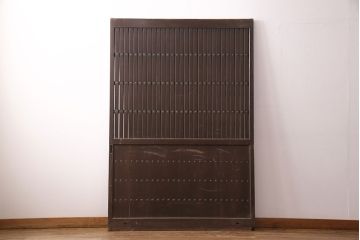 アンティーク建具　明治～大正期　整然と並ぶ縦桟が和モダンな雰囲気を高める蔵戸1枚　(R-049442)