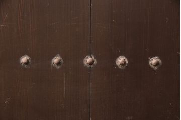 アンティーク建具　明治～大正期　整然と並ぶ縦桟が和モダンな雰囲気を高める蔵戸1枚　(R-049442)