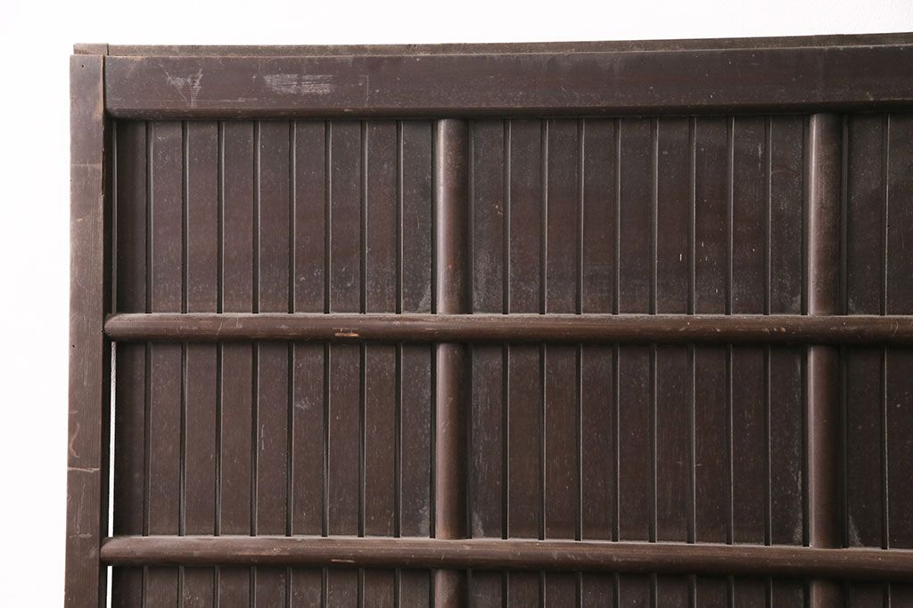 アンティーク建具　明治～大正期　整然と並ぶ縦桟が和モダンな雰囲気を高める蔵戸1枚　(R-049442)
