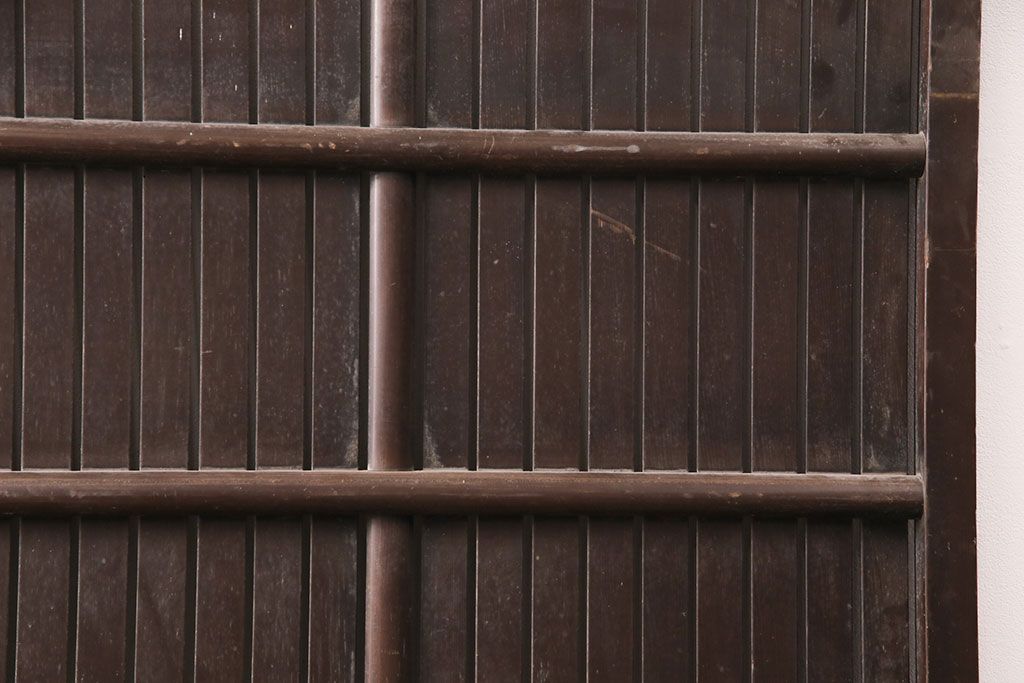 アンティーク建具　明治～大正期　整然と並ぶ縦桟が和モダンな雰囲気を高める蔵戸1枚　(R-049442)