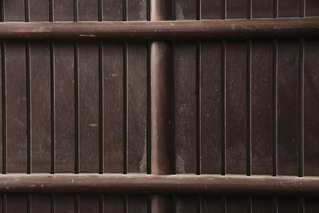 アンティーク建具　明治～大正期　整然と並ぶ縦桟が和モダンな雰囲気を高める蔵戸1枚　(R-049442)