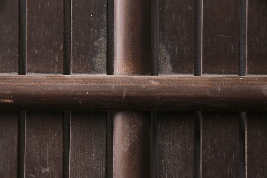 アンティーク建具　明治～大正期　整然と並ぶ縦桟が和モダンな雰囲気を高める蔵戸1枚　(R-049442)