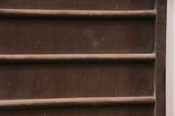 アンティーク建具　明治～大正期　整然と並ぶ縦桟が和モダンな雰囲気を高める蔵戸1枚　(R-049442)