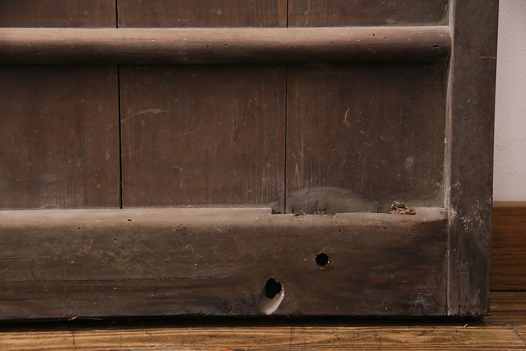 アンティーク建具　明治～大正期　整然と並ぶ縦桟が和モダンな雰囲気を高める蔵戸1枚　(R-049442)