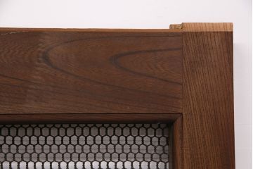 アンティーク建具　亀甲金網　時代を経た貫禄が感じられる総ケヤキ材製蔵戸(きつね格子、狐格子、玄関戸、引き戸、格子戸、マス目、升目)(R-049443)