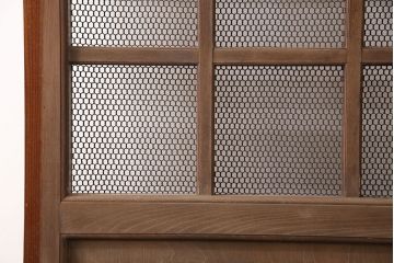 アンティーク建具　亀甲金網　時代を経た貫禄が感じられる総ケヤキ材製蔵戸(きつね格子、狐格子、玄関戸、引き戸、格子戸、マス目、升目)(R-049443)