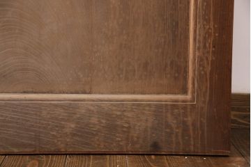 アンティーク建具　亀甲金網　時代を経た貫禄が感じられる総ケヤキ材製蔵戸(きつね格子、狐格子、玄関戸、引き戸、格子戸、マス目、升目)(R-049443)