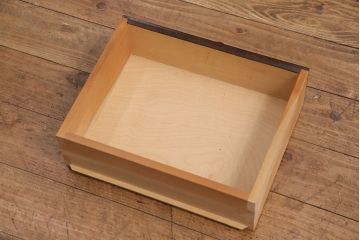 中古美品　松本民芸家具　ワンランク上の贅沢な空間にぴったりな風格漂うナイト卓子(サイドテーブル)(R-049448)