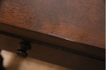 中古美品　松本民芸家具　ワンランク上の贅沢な空間にぴったりな風格漂うナイト卓子(サイドテーブル)(R-049448)