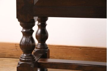 中古美品　松本民芸家具　ワンランク上の贅沢な空間にぴったりな風格漂うナイト卓子(サイドテーブル)(R-049448)