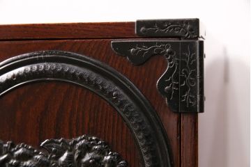 中古　門間箪笥店(門間屋)　仙台箪笥　木地呂塗り　弐番　小ぶりながら存在感と重厚感のある小箪笥(卓上収納、小物収納、小引き出し)(定価約19万4千円)(R-049454)