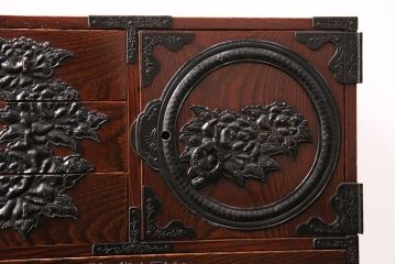 中古　門間箪笥店(門間屋)　仙台箪笥　木地呂塗り　弐番　小ぶりながら存在感と重厚感のある小箪笥(卓上収納、小物収納、小引き出し)(定価約19万4千円)(R-049454)