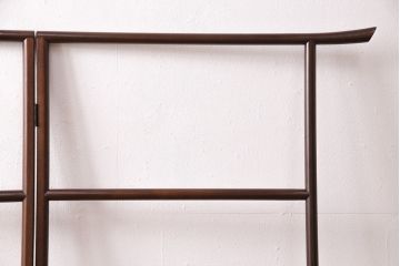アンティーク雑貨　昭和中期　カツラ材　シンプルなデザインで取り入れやすい衣桁(衣装掛け、着物掛け、ハンガーラック)(R-049455)