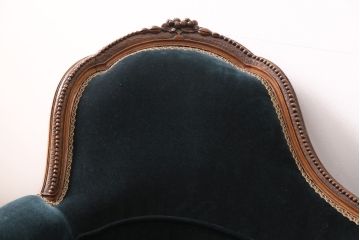 アンティーク家具　マホガニー材　美品　彫刻の細やかな意匠が目を引く最高級品のシェーズロング(カウチソファ、ソファ、長椅子)(R-049456)